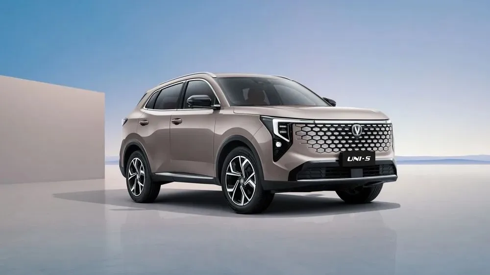 Changan UNI-S — representative model image. Local year, grade and equipment should be confirmed.