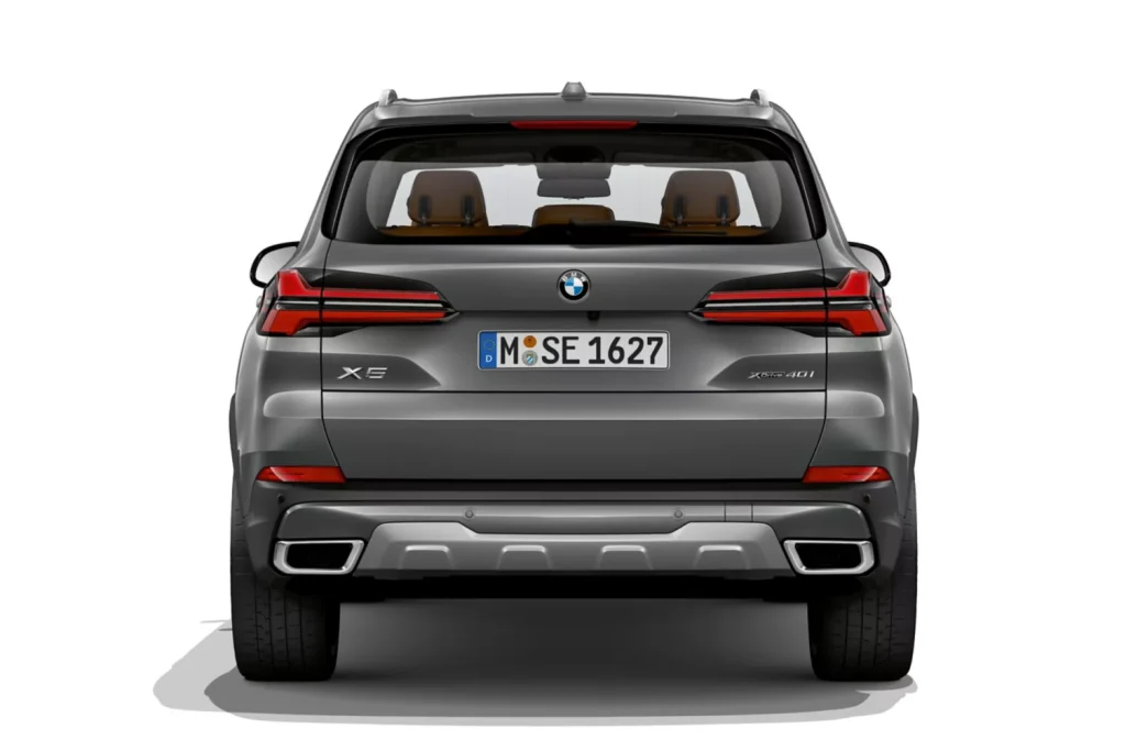 Outgoing G05 facelift X5, from BMW Jamaica’s model gallery.
