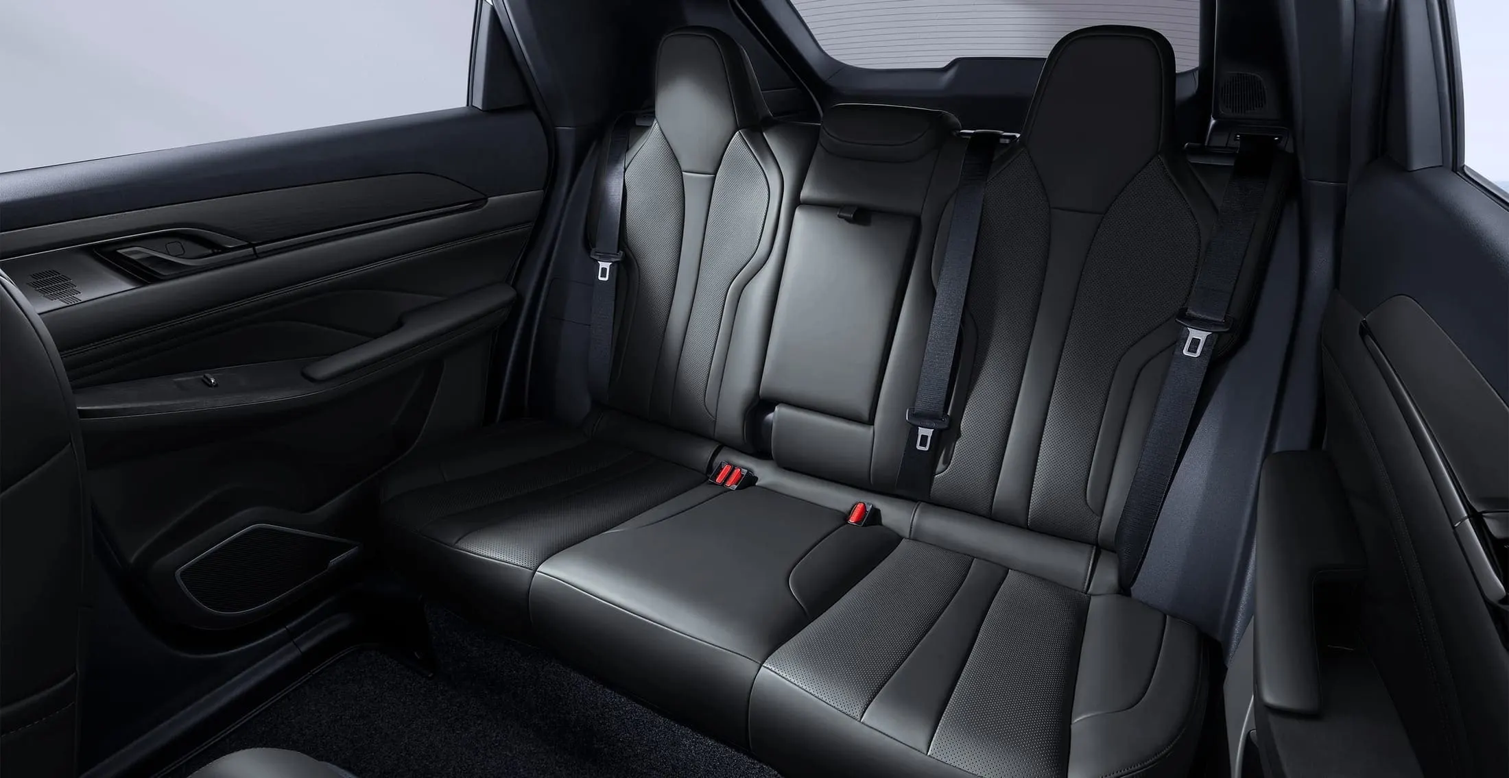Rear seats of the Dongfeng Mage — Dongfeng Jamaica/Bert’s Automotive. Dealer model imagery; confirm local colours and equipment.