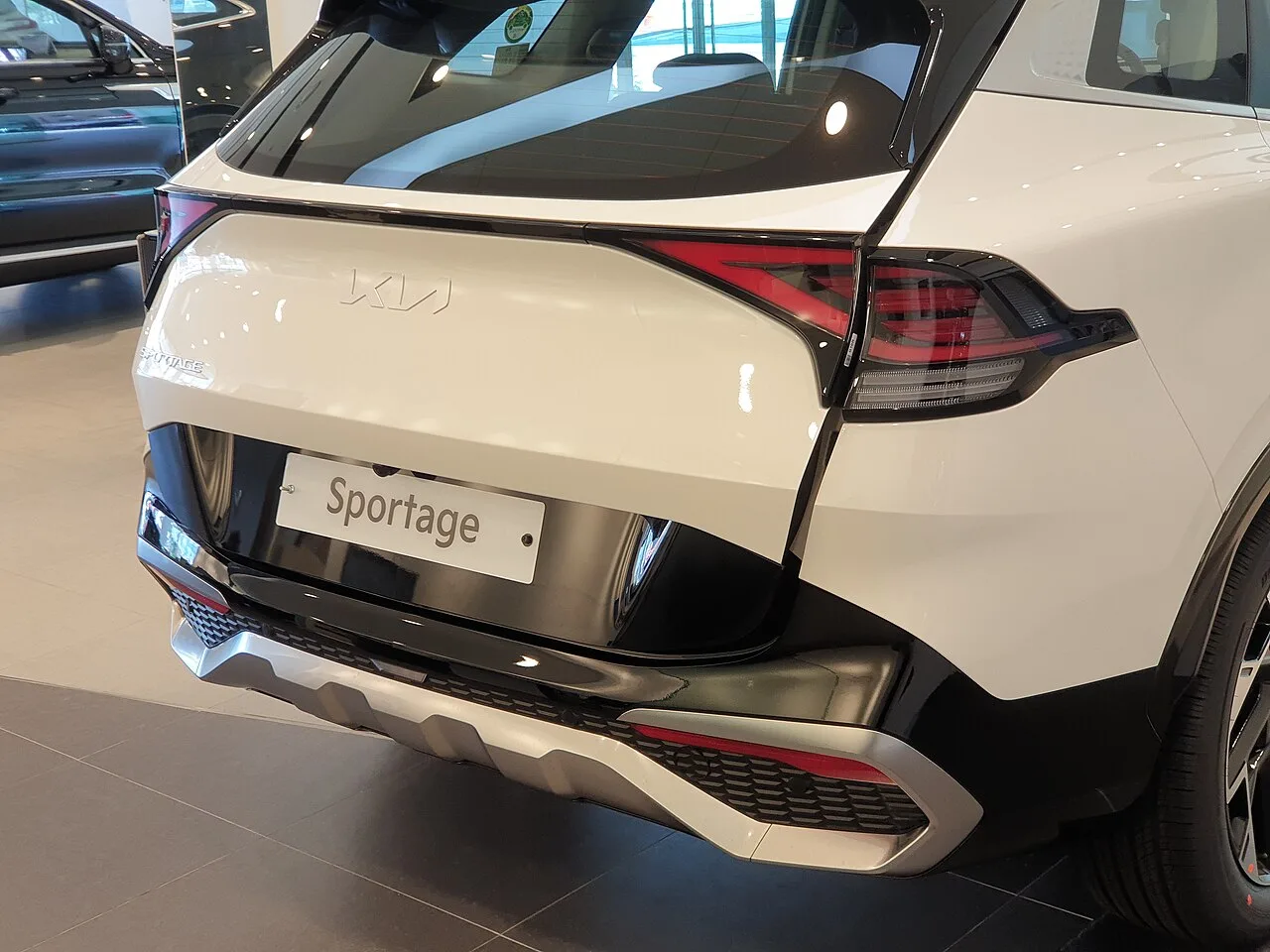 Kia Sportage: representative photo from our 2024 catalogue profile; trim, equipment and market may differ.